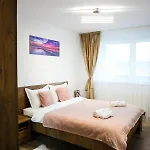 House & Free Heart Apartman