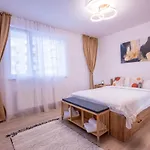 House & Free Heart Apartman *