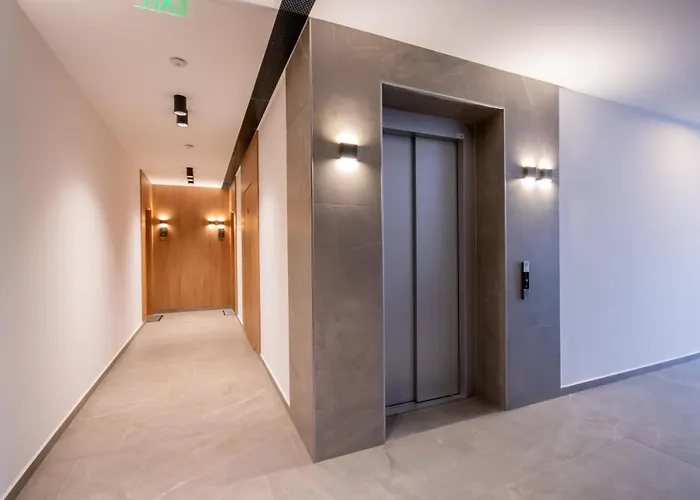 House & Free Heart *